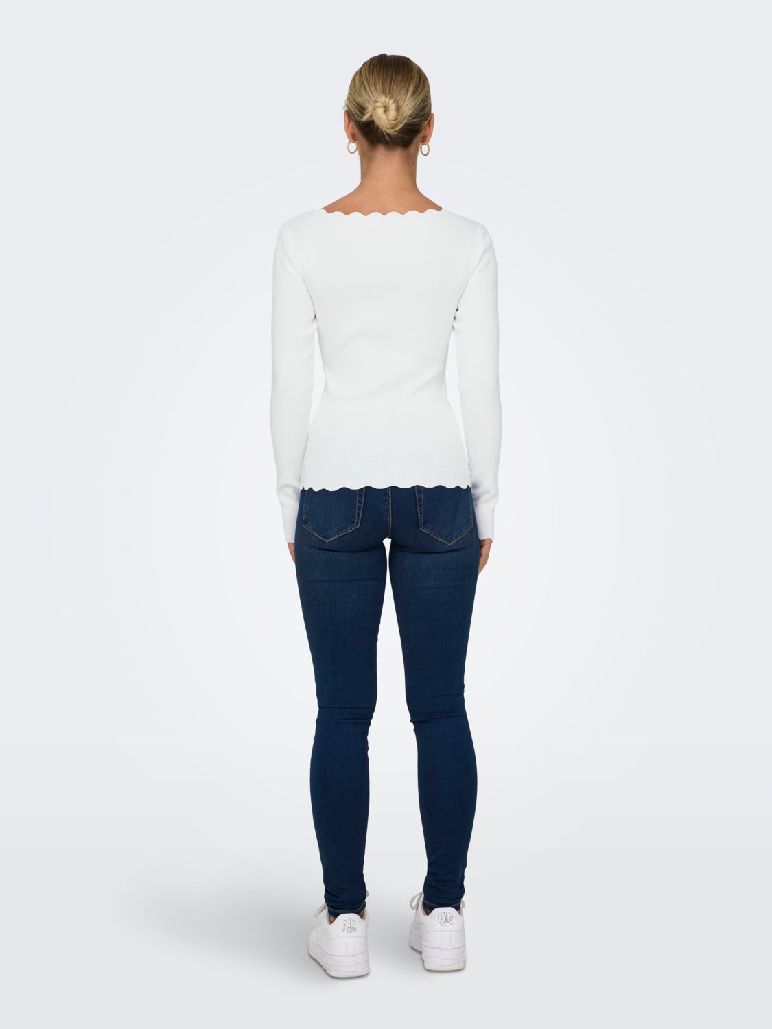 Top with long sleeves