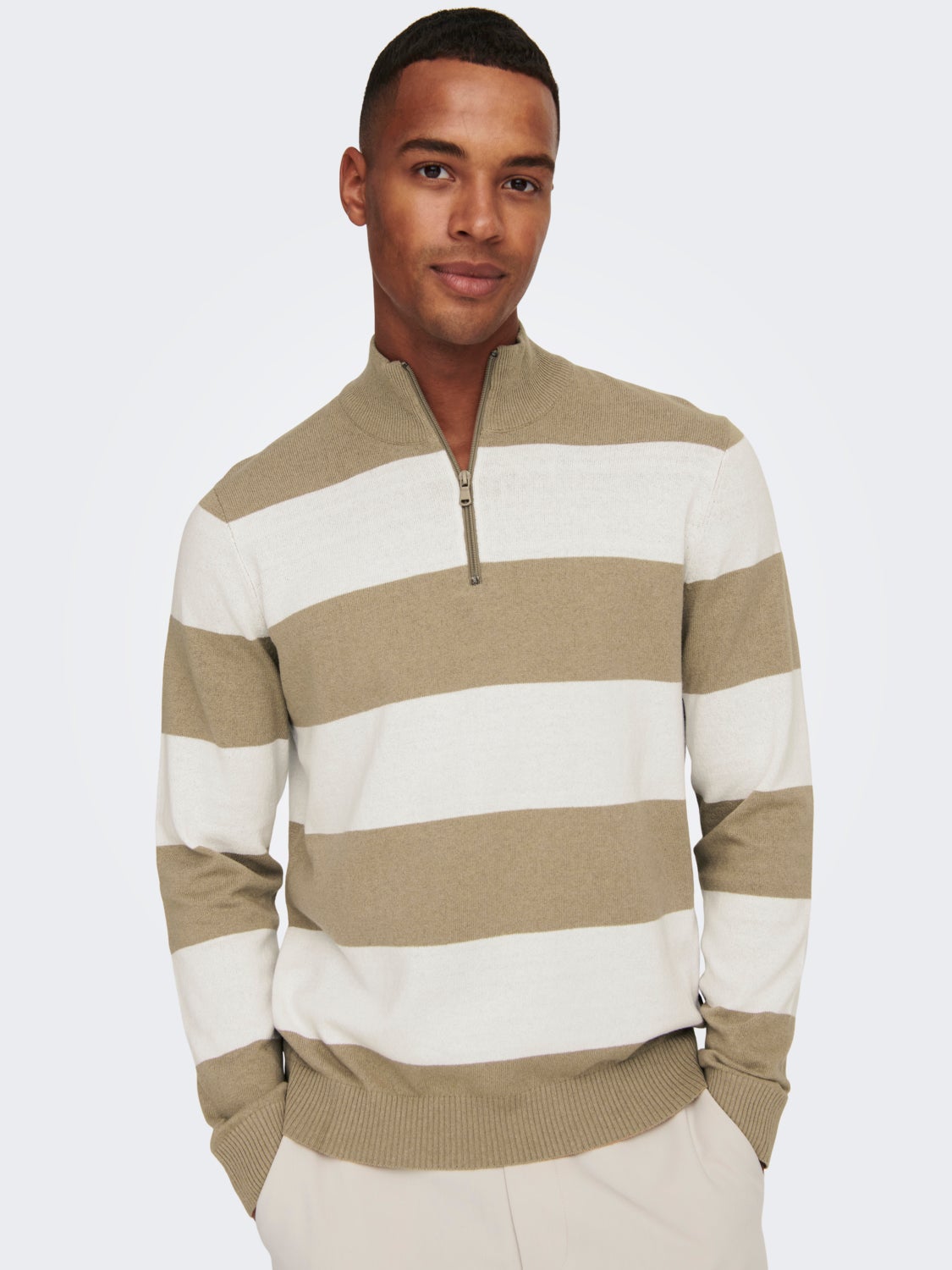 Half zip knitted pullover