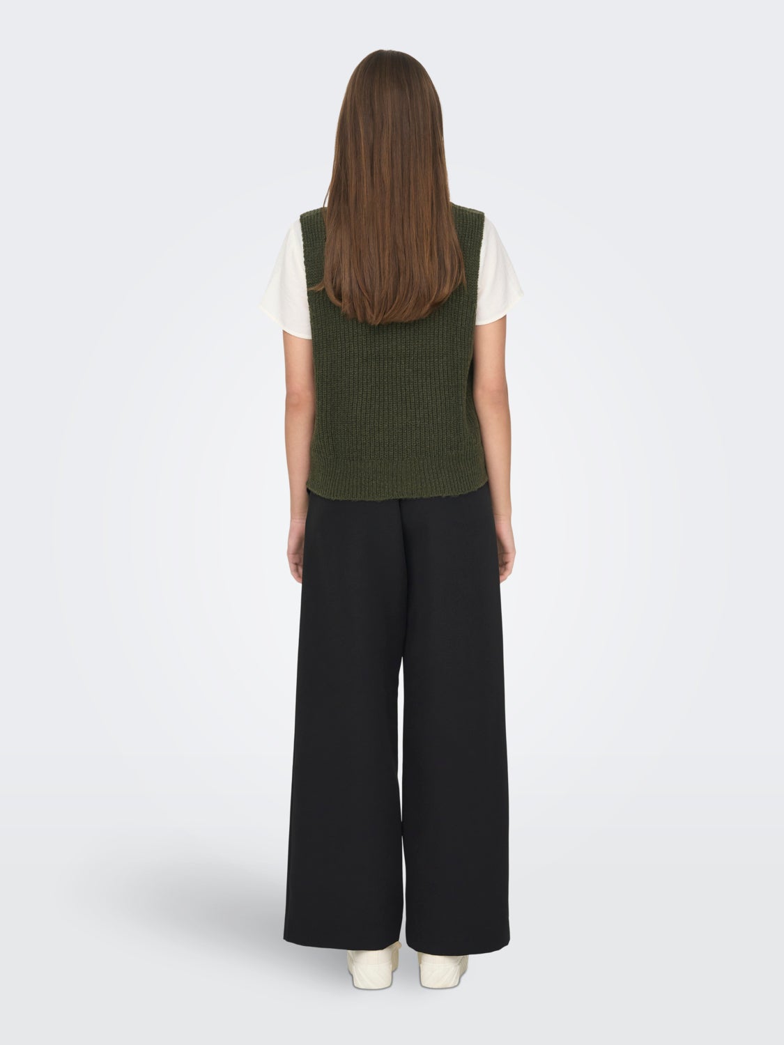 Knitted vest with v-neck