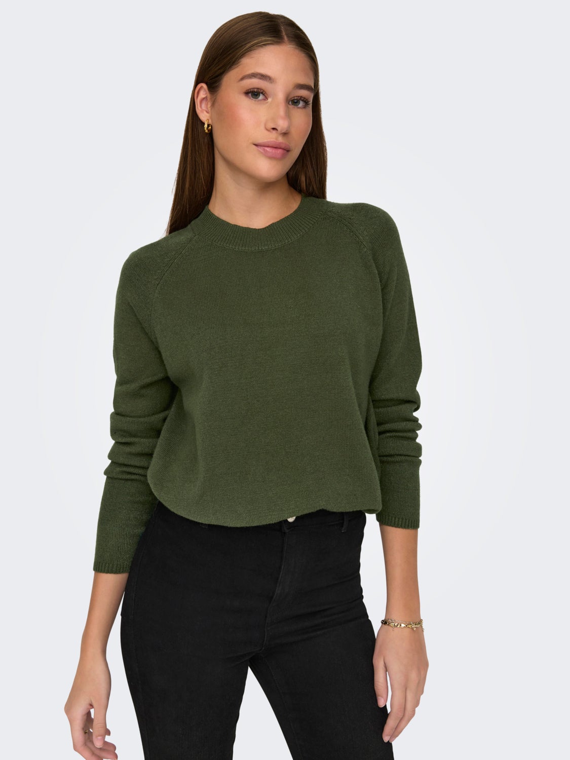 o-neck shirt with long sleeves
