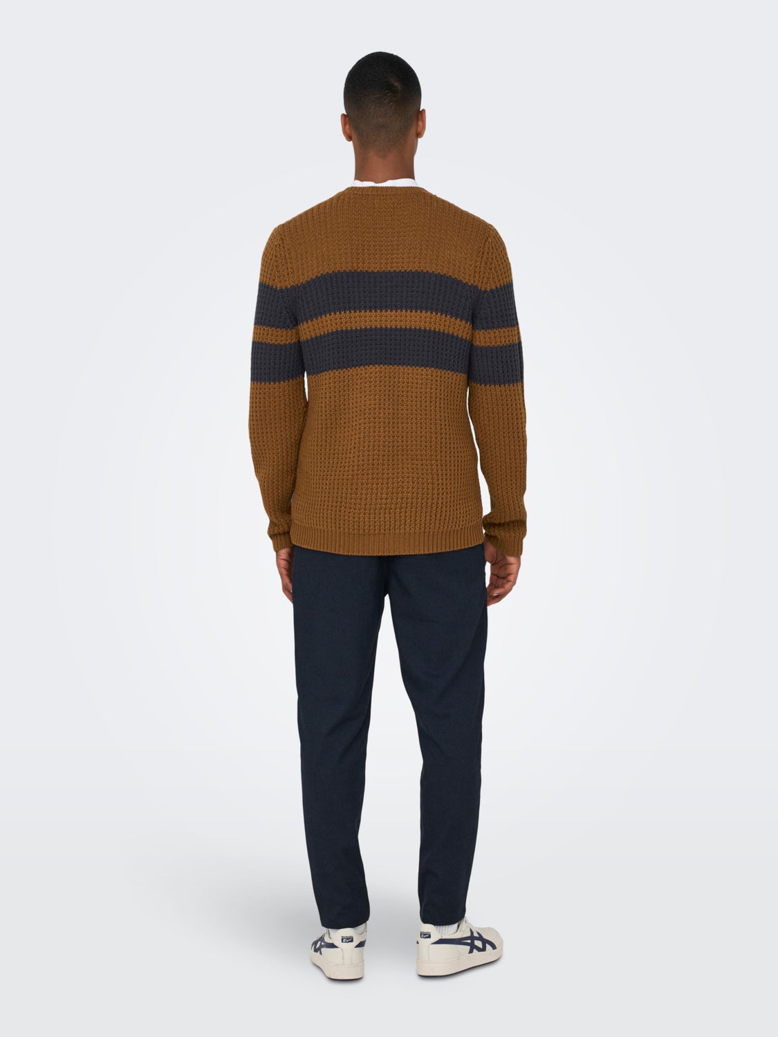 Textured knitted pullover