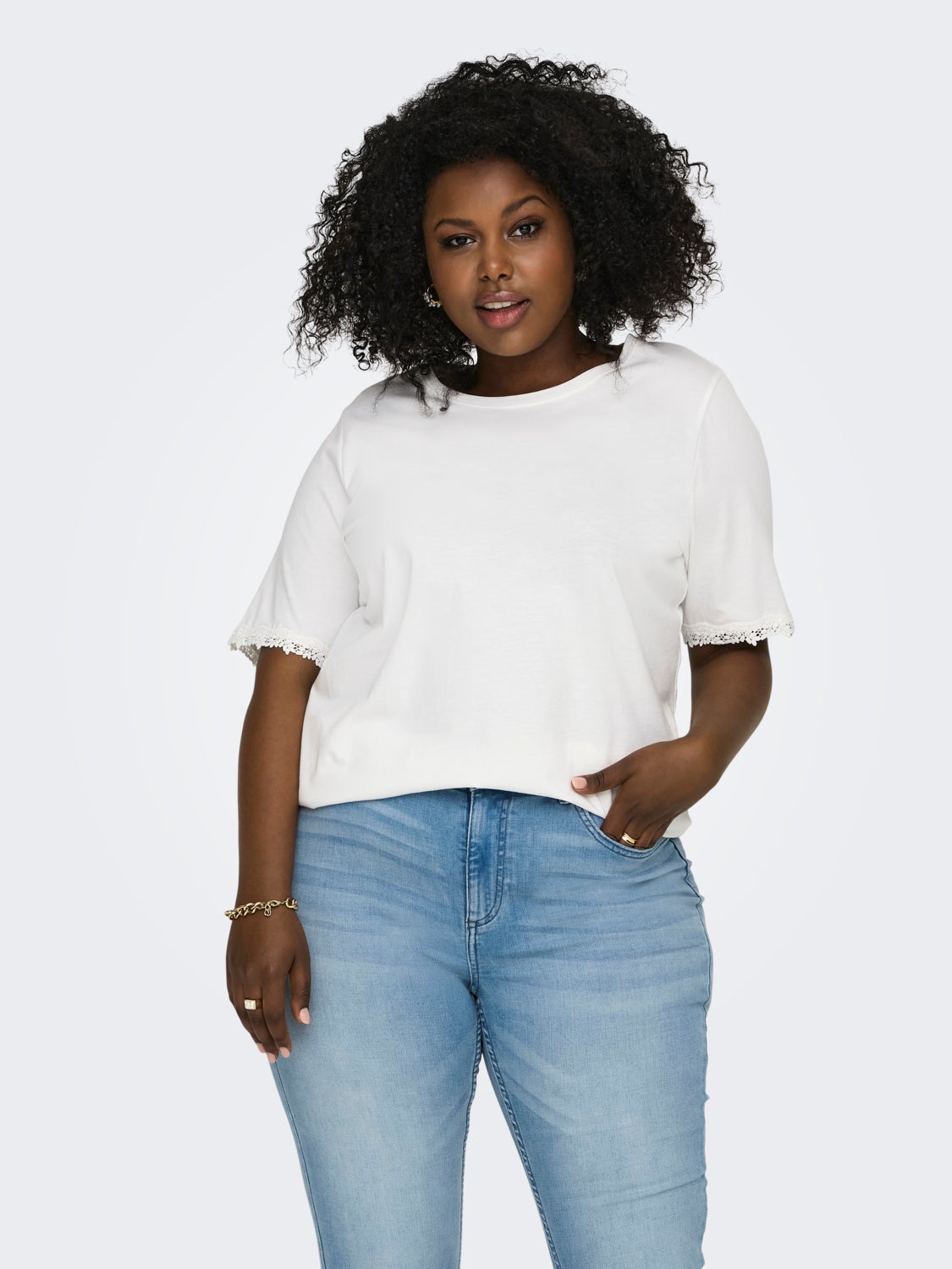 Curvy lace trim t-shirt