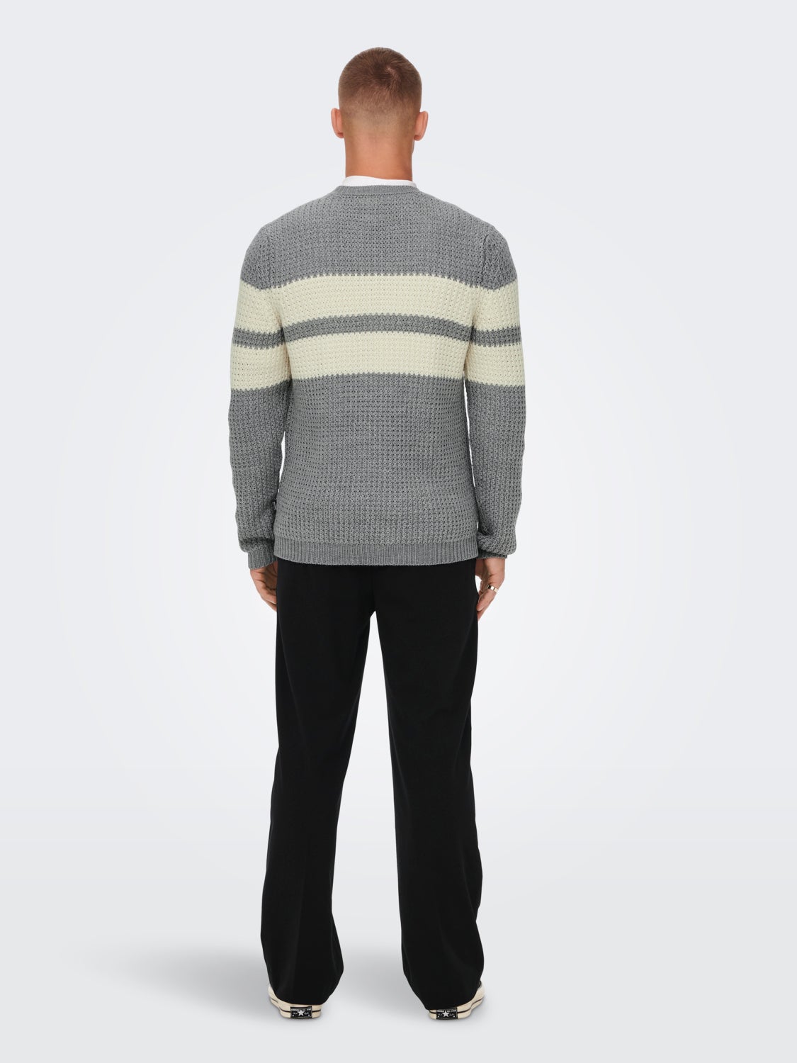 Textured knitted pullover