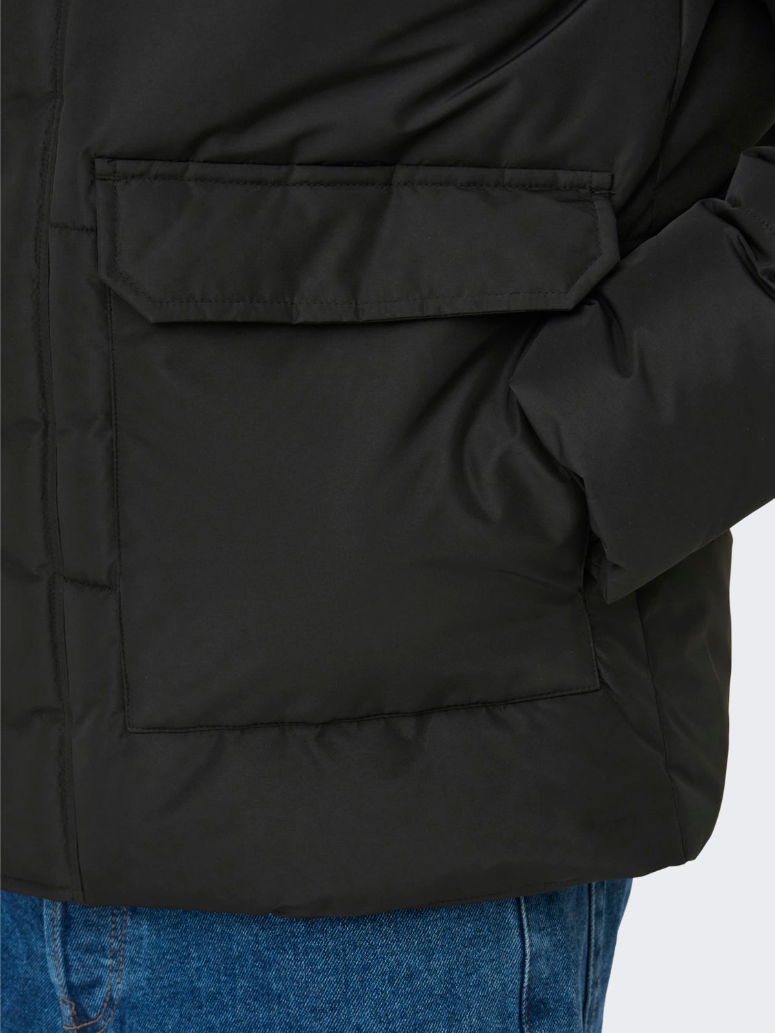 Short puffer jacket