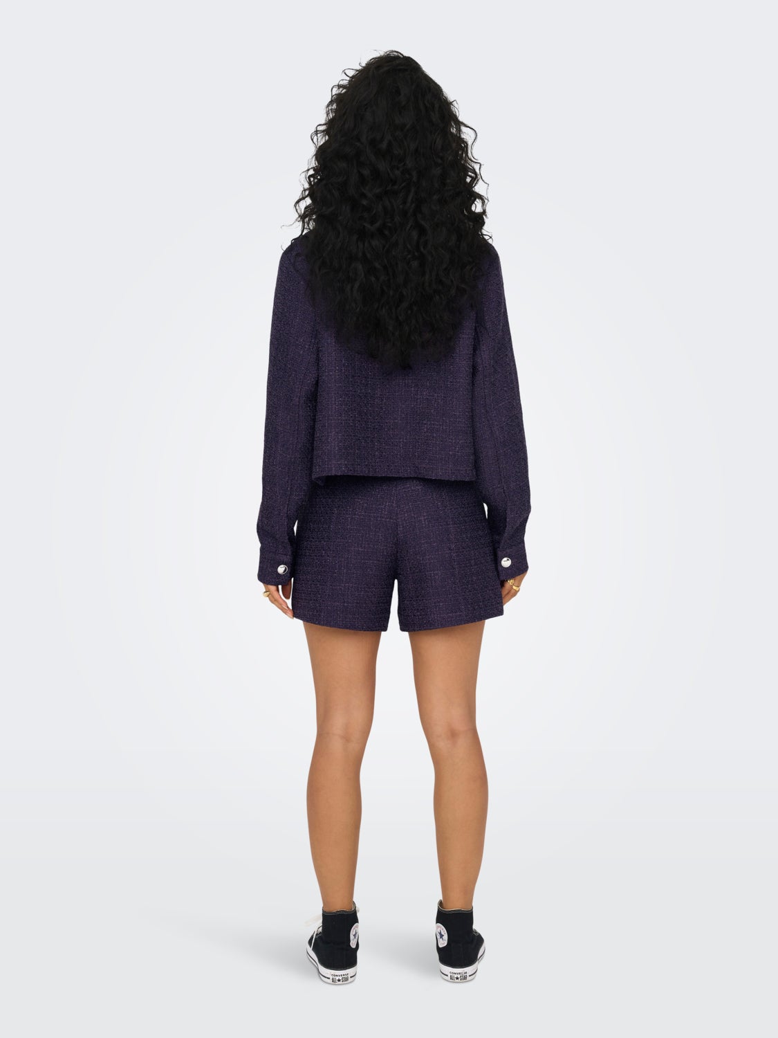 Short jacket with buttons