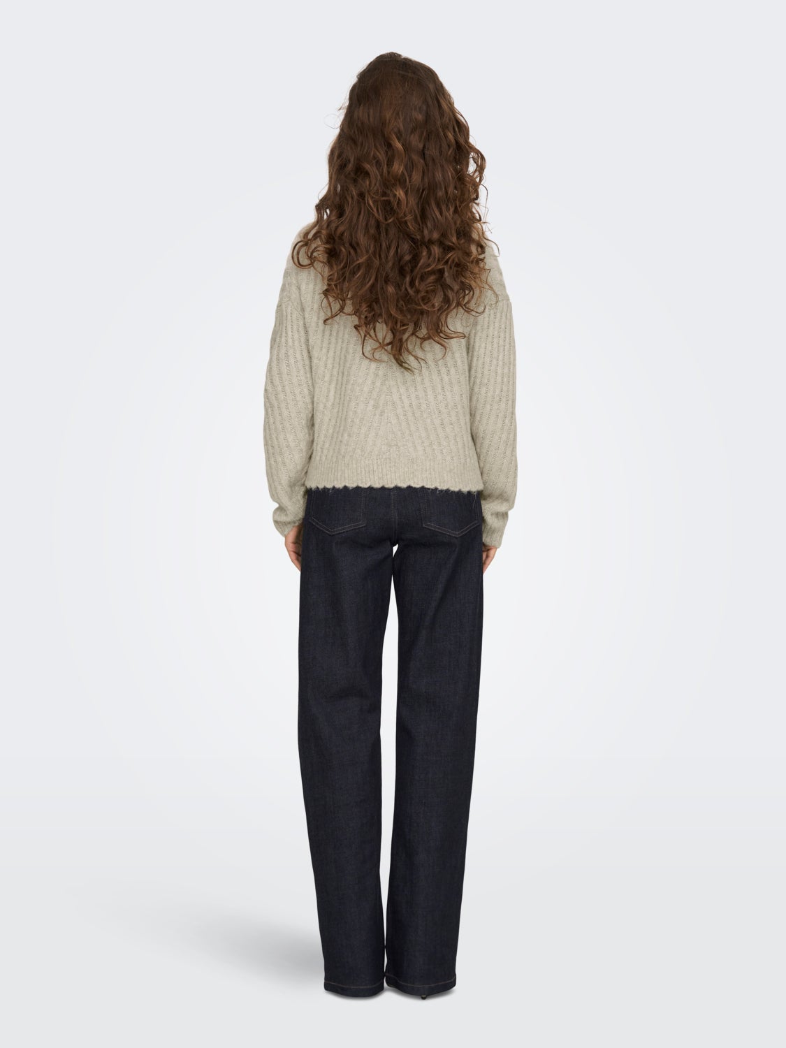 O-neck knitted pullover