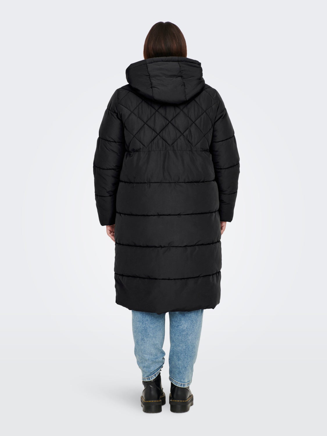 Curvy quilted hood Coat