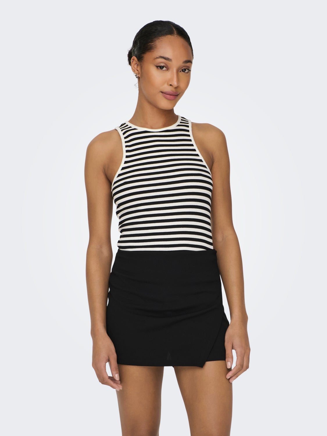 O-neck top with stripe detail