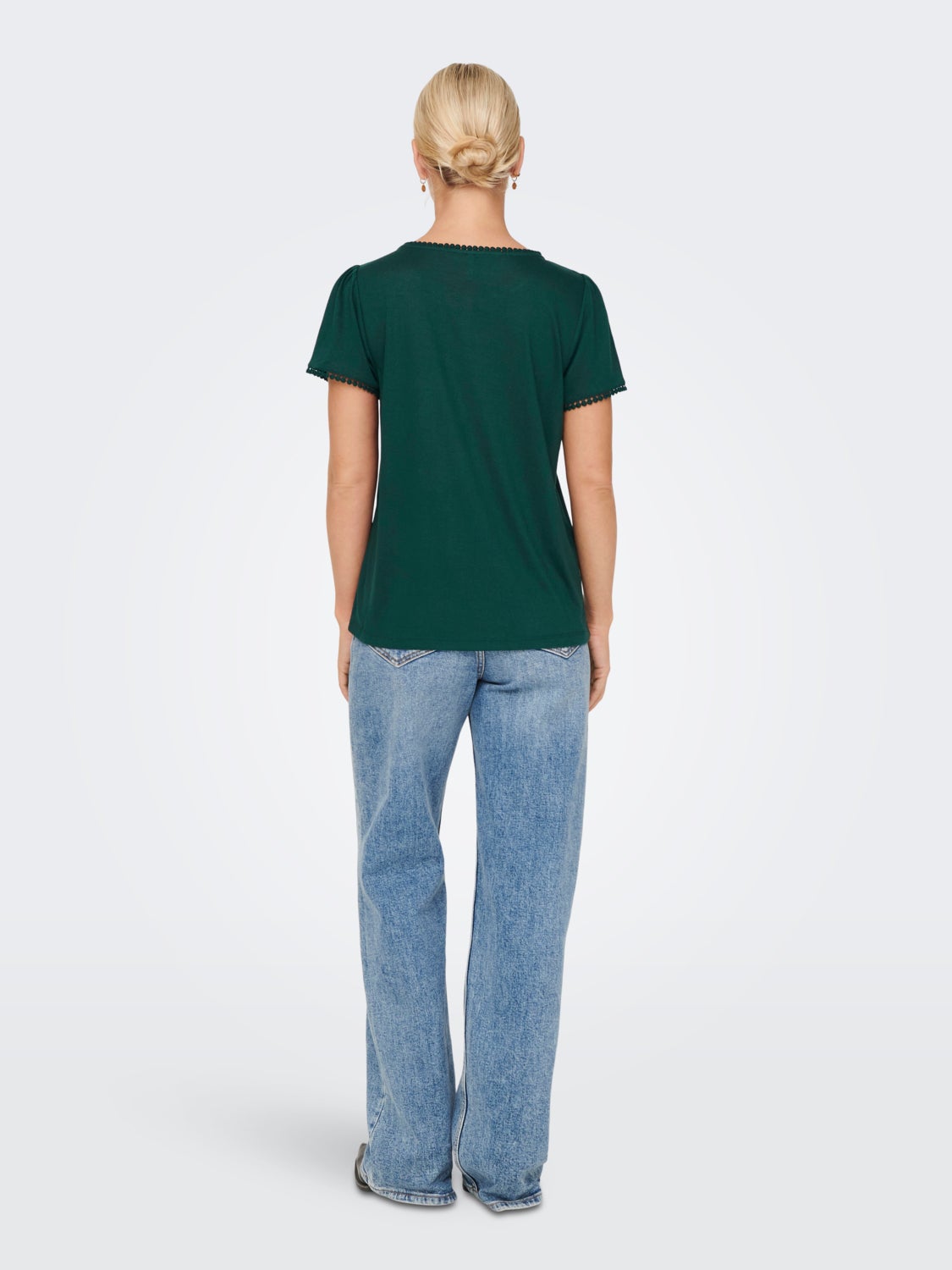 Regular fit o-neck top