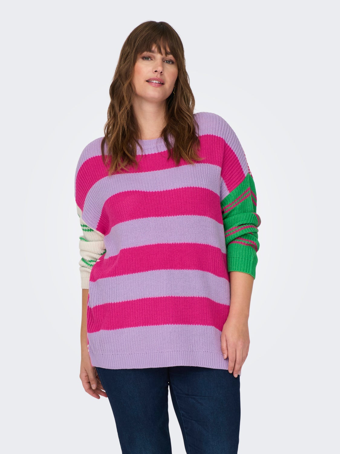 Curvy contrast color knitted pullover