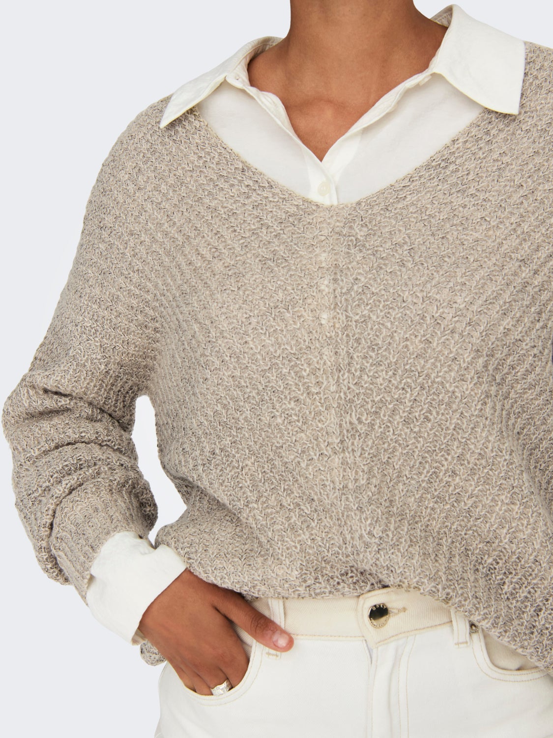 V-neck knitted pullover