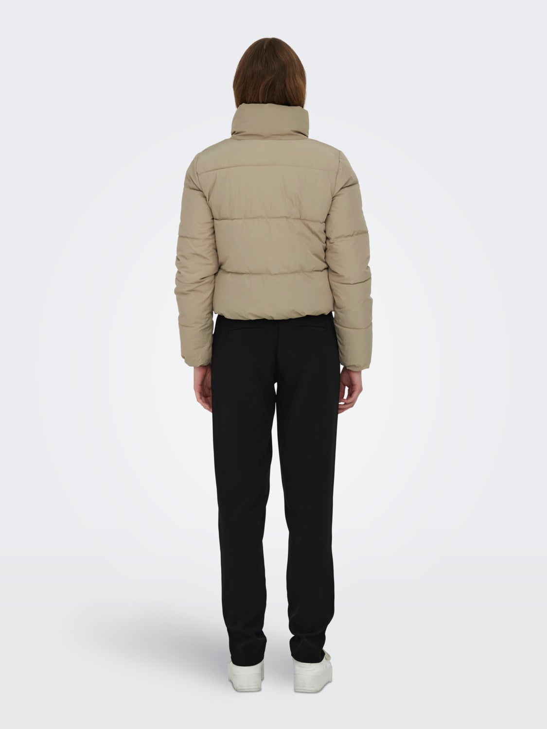 Jacket with zip and side pockets