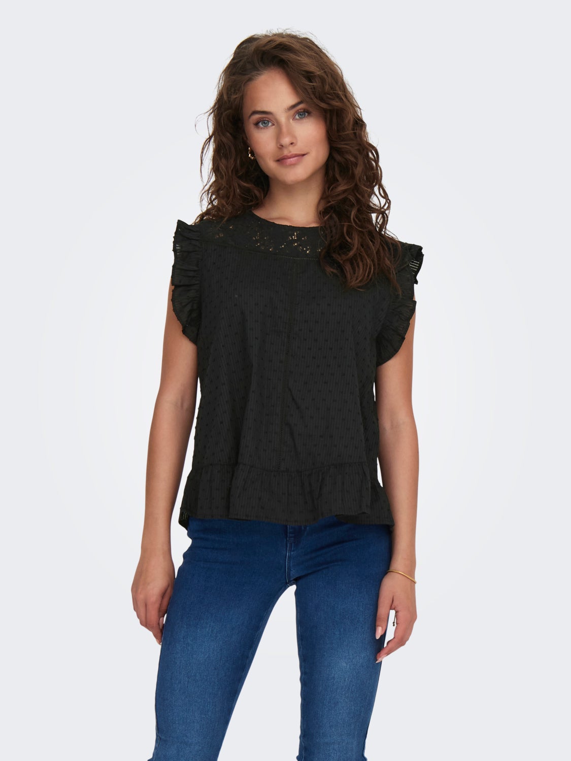 O-neck top with lace and frill detail
