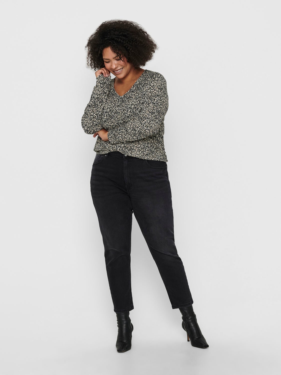 Curvy Careneda hw ankle mom jeans