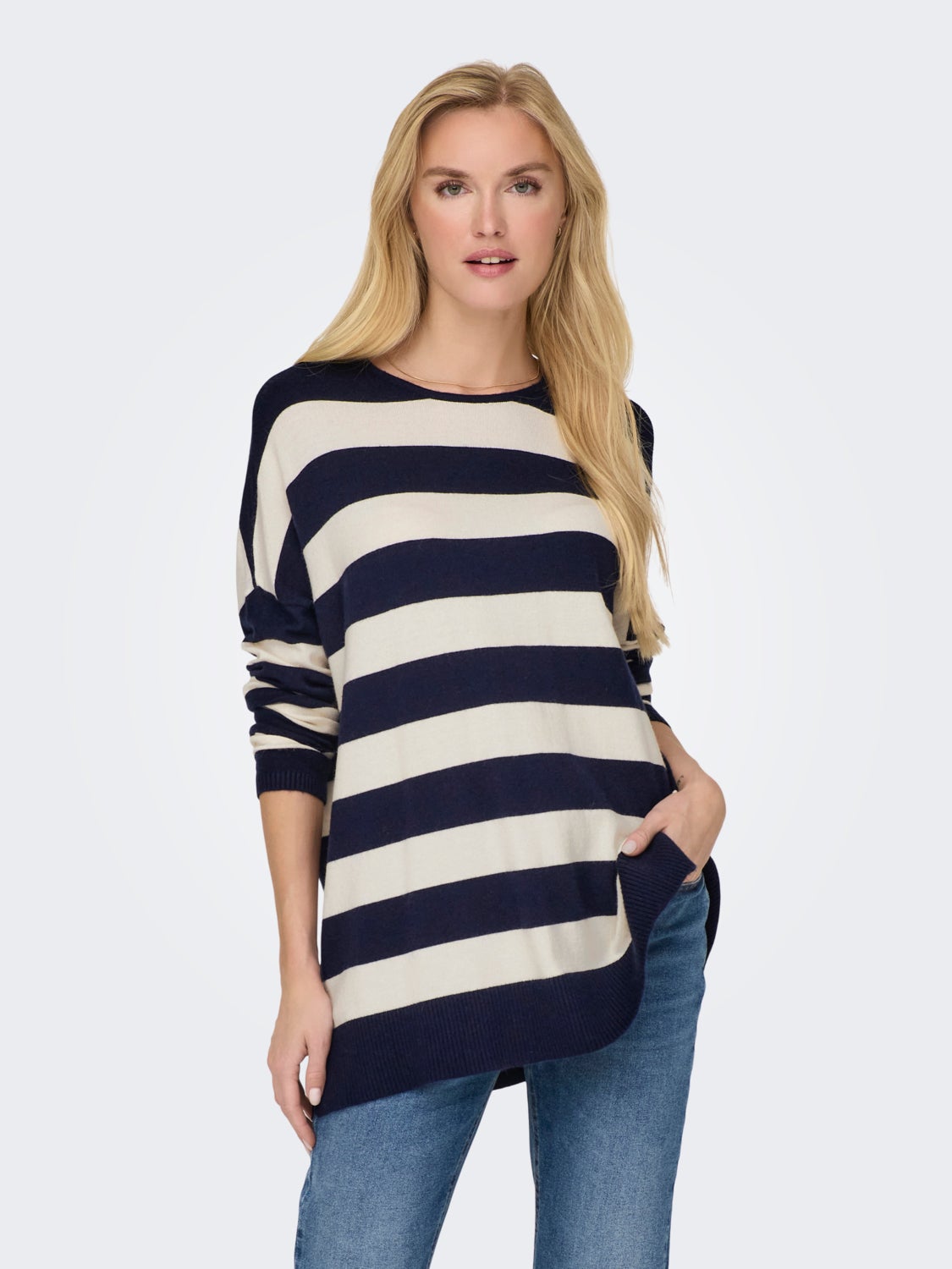 Knitted o-neck pullover