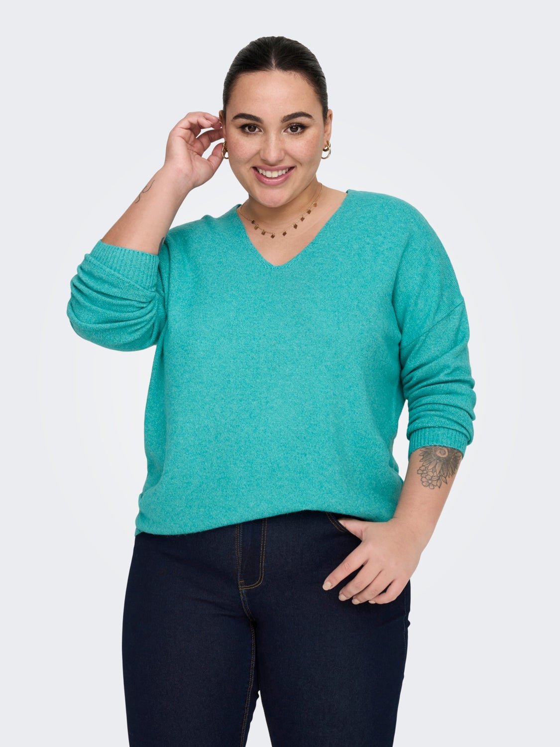 Curvy V-neck Knitted Pullover