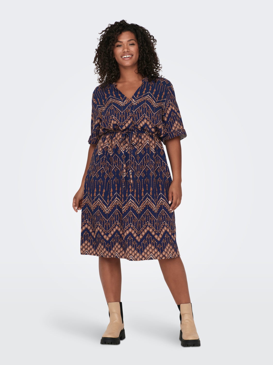 Curvy short sleeve midi dress