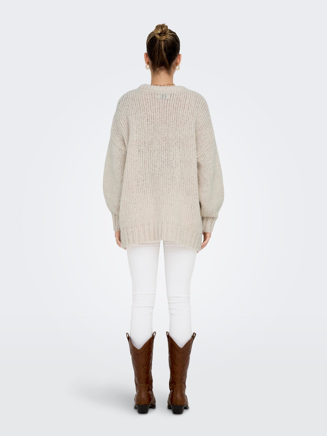 O-neck long knitted pullover