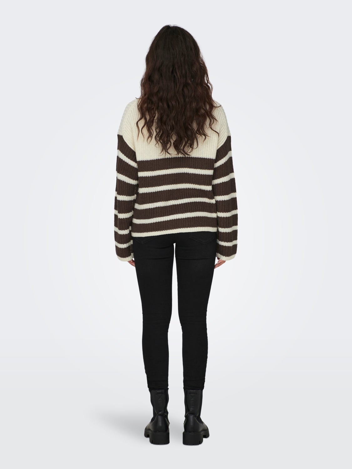 High neck knitted pullover
