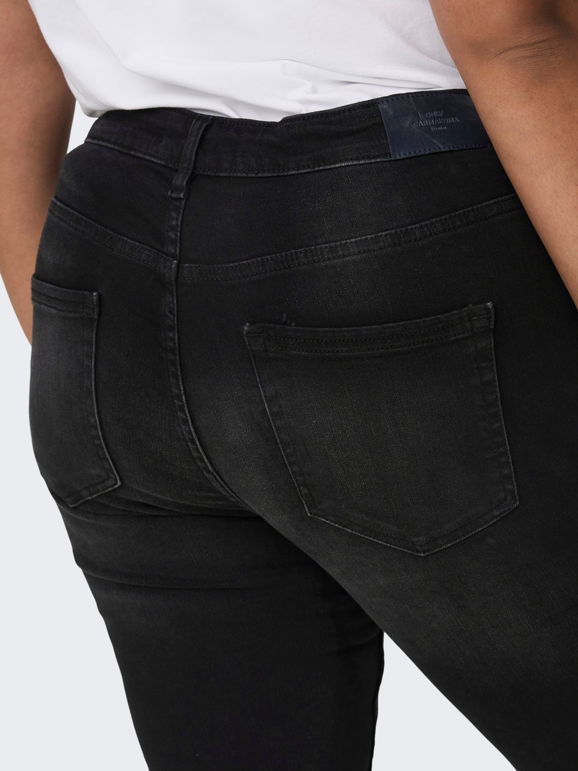 CARWILLY REG SK ANK ZIP TAI849