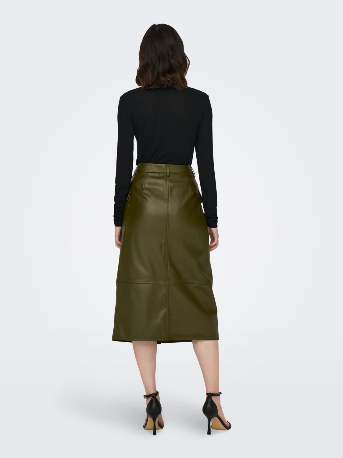 Midi skirt with buttons