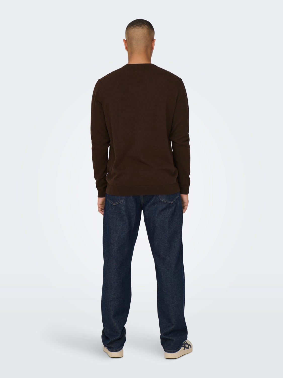 Crew neck knitted pullover