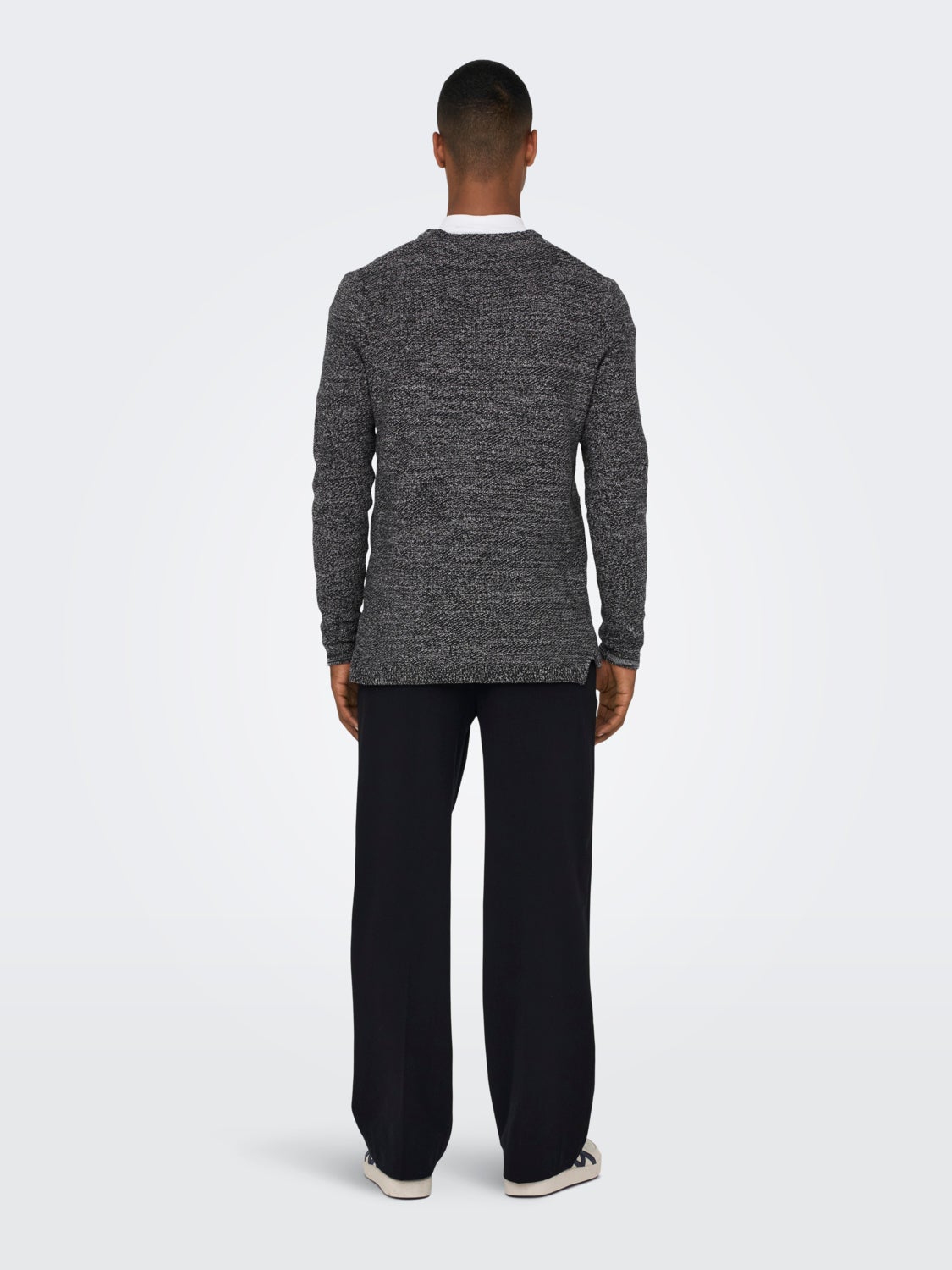 O-neck knitted pullover