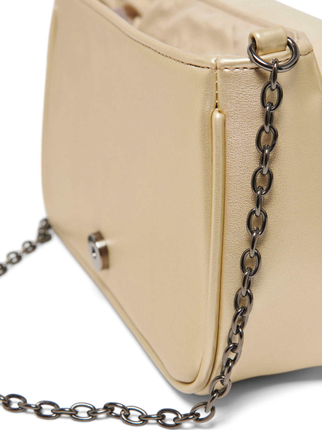 Bag with chain strap
