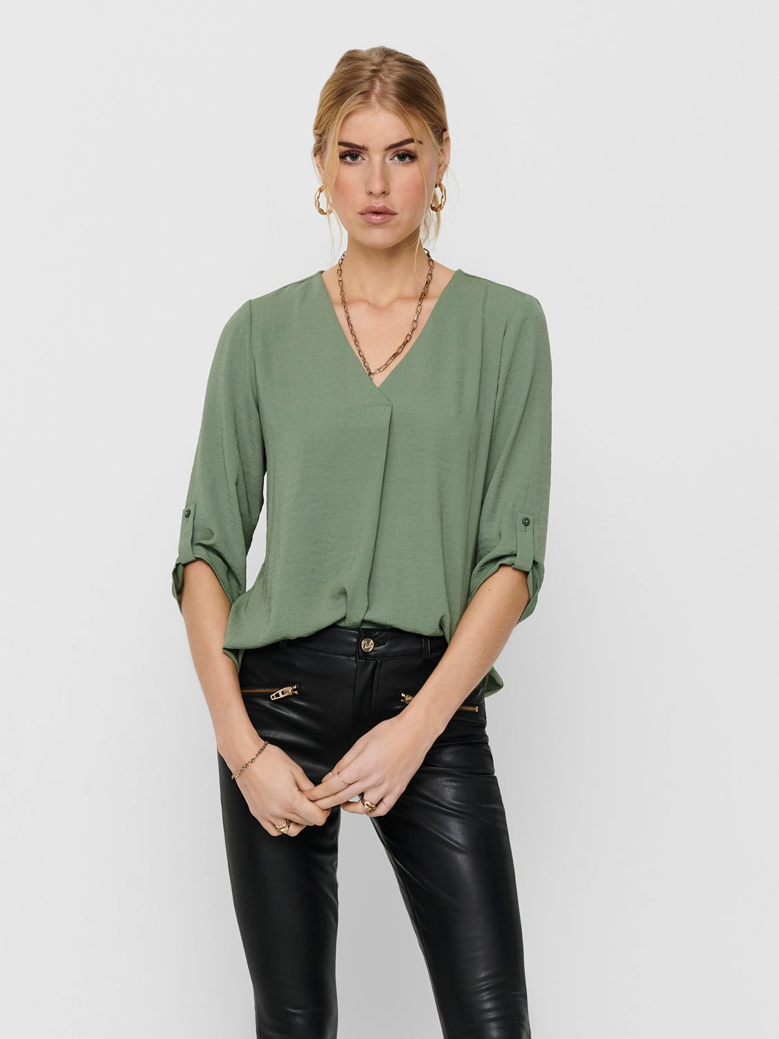 Solid colored 3/4 sleeved top