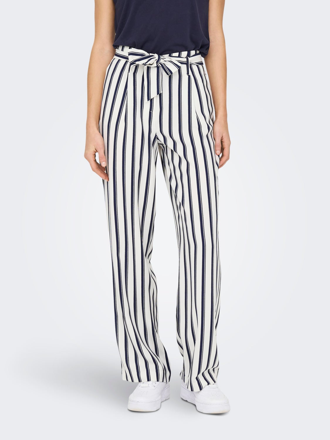 High Waisted Straight Fit Pants With Belt