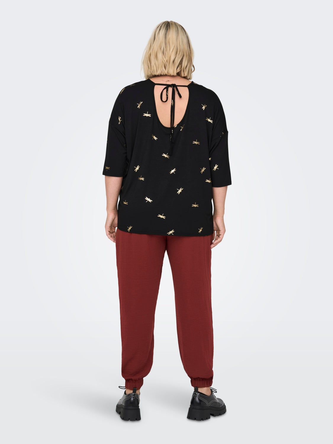 Curvy back detail top