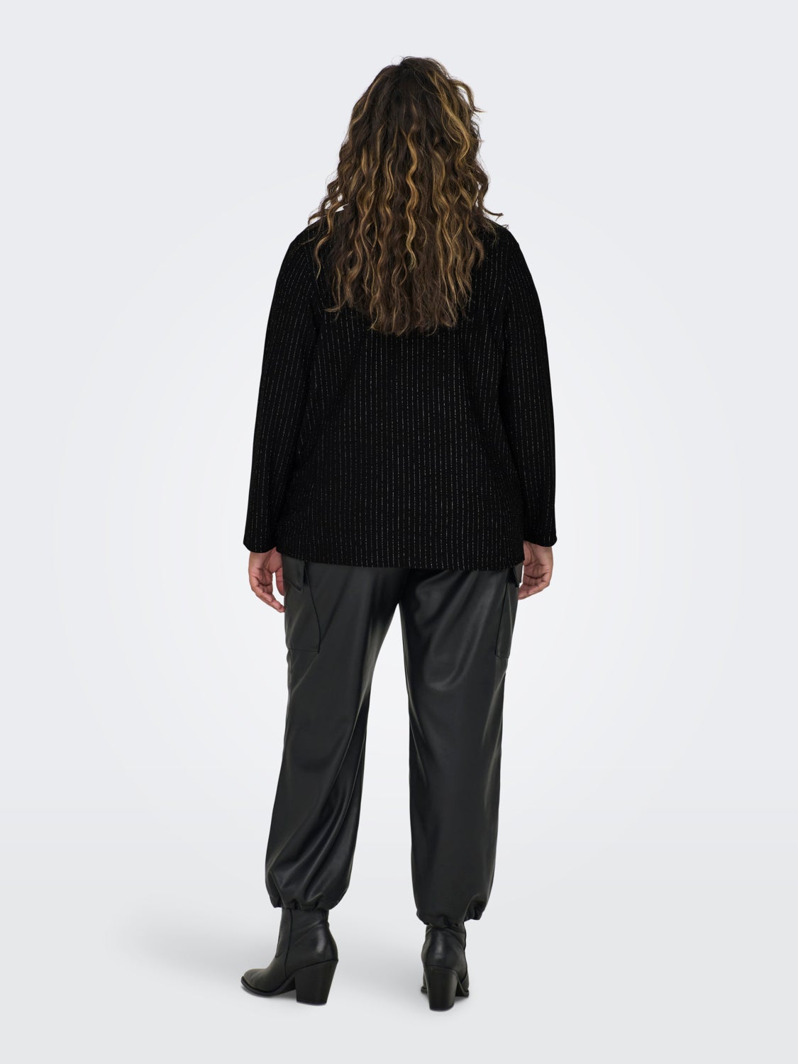 Curvy glitter blazer