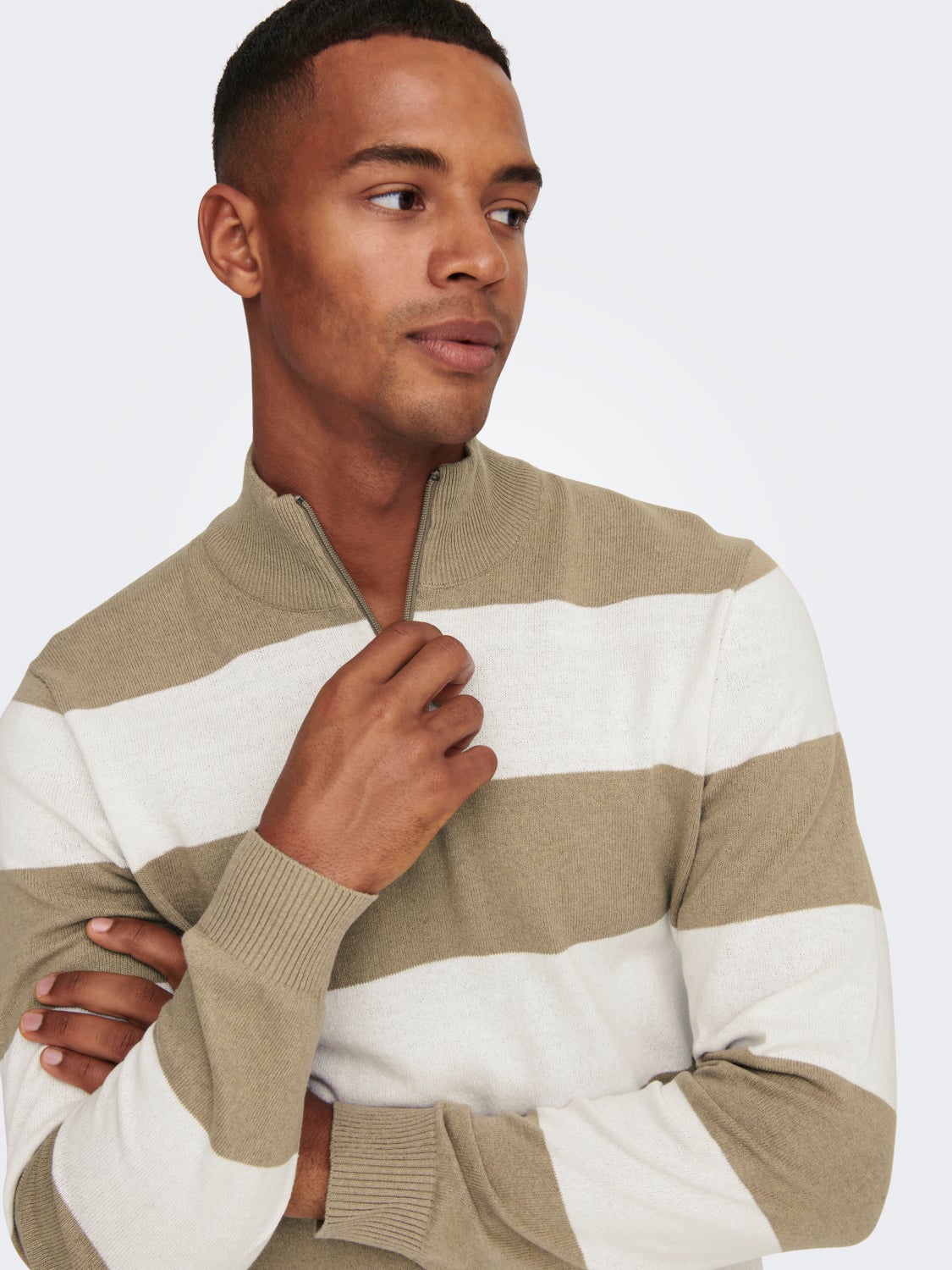 Half zip knitted pullover