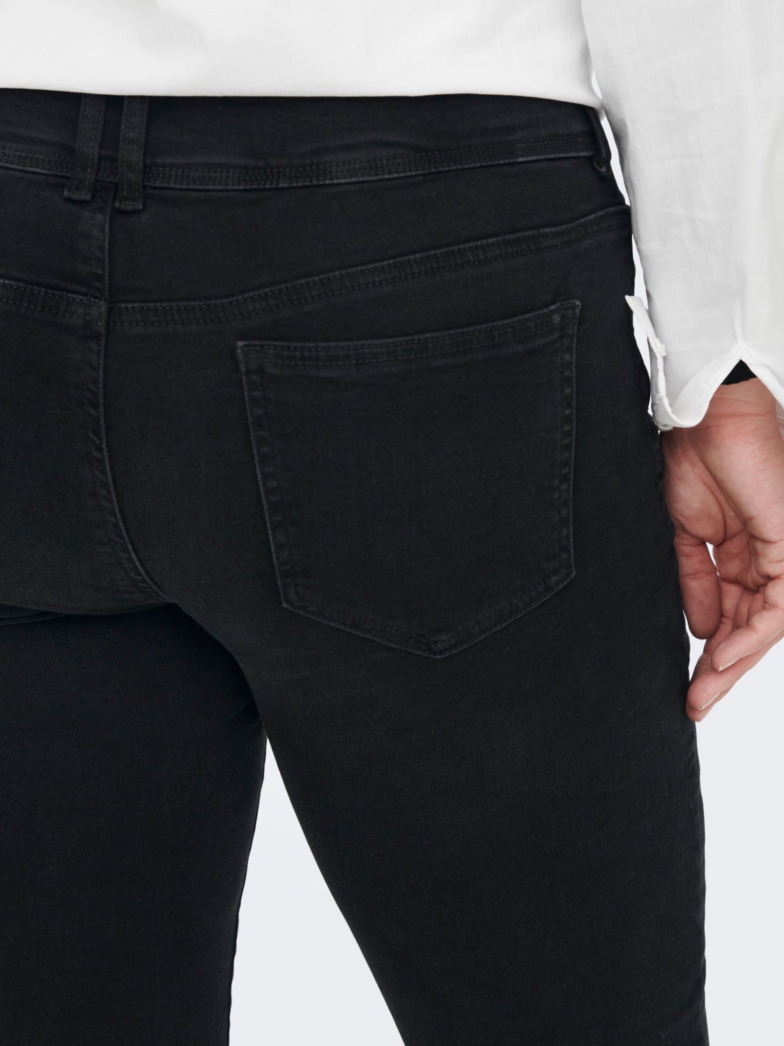 CARANEMONE REG SLIM FIT ANK  WB AZ9 BLK