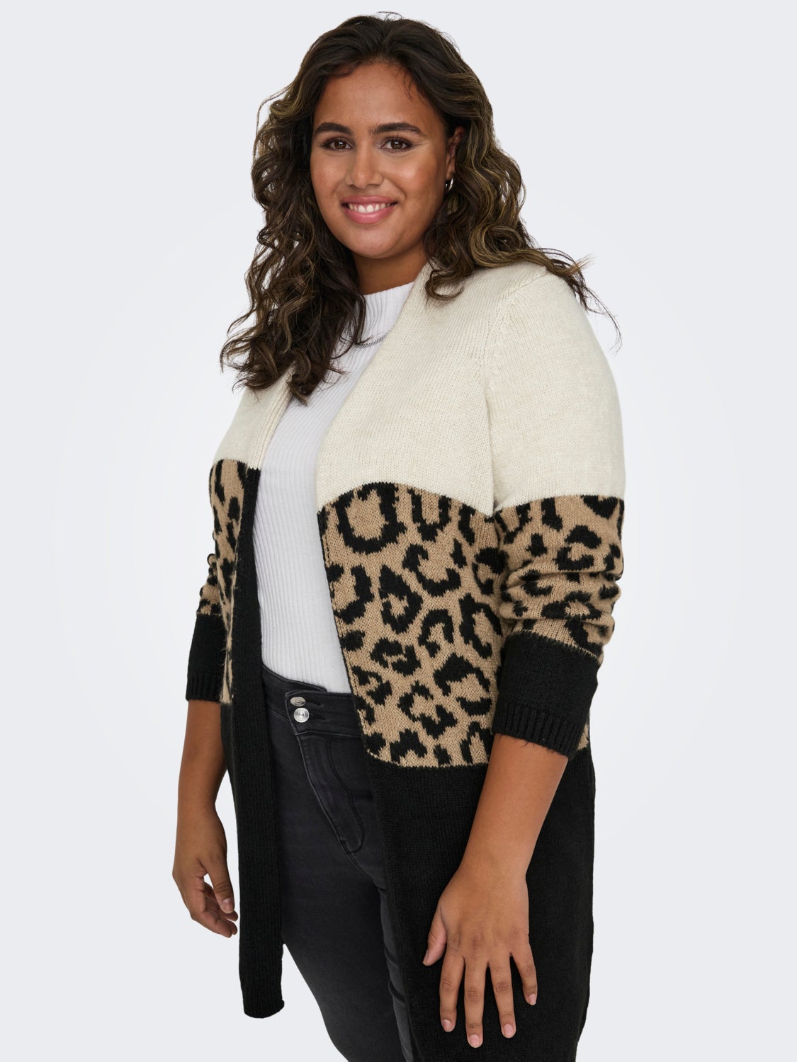 Curvy v-neck cardigan