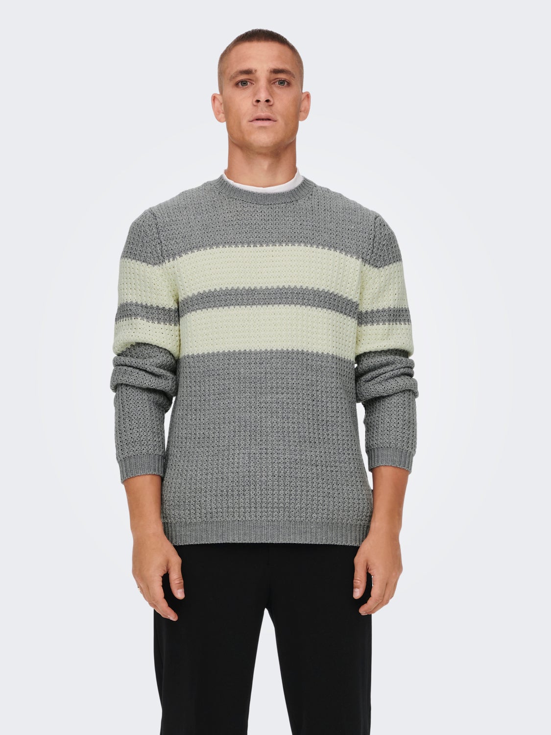 Textured knitted pullover
