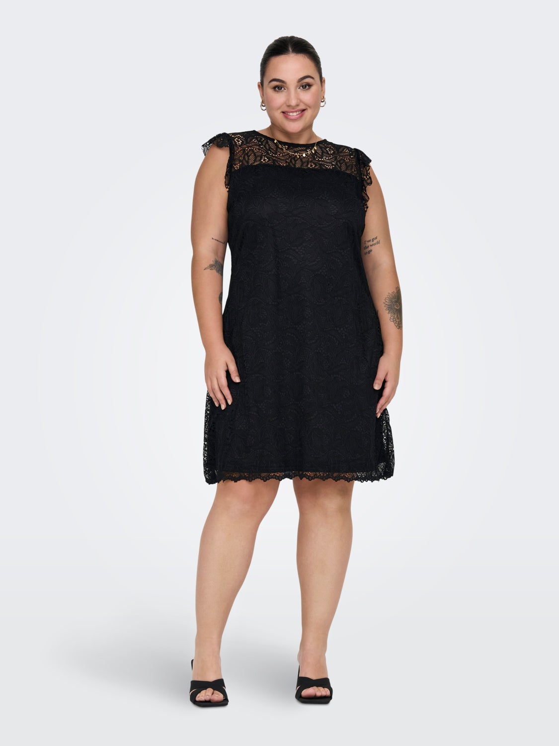 Curvy lace detail dress