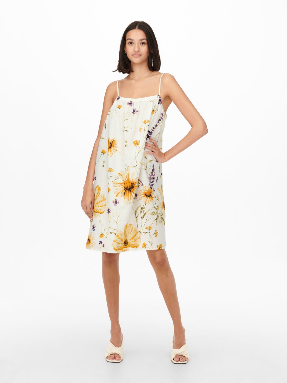 Volume Fit O-Neck Dress