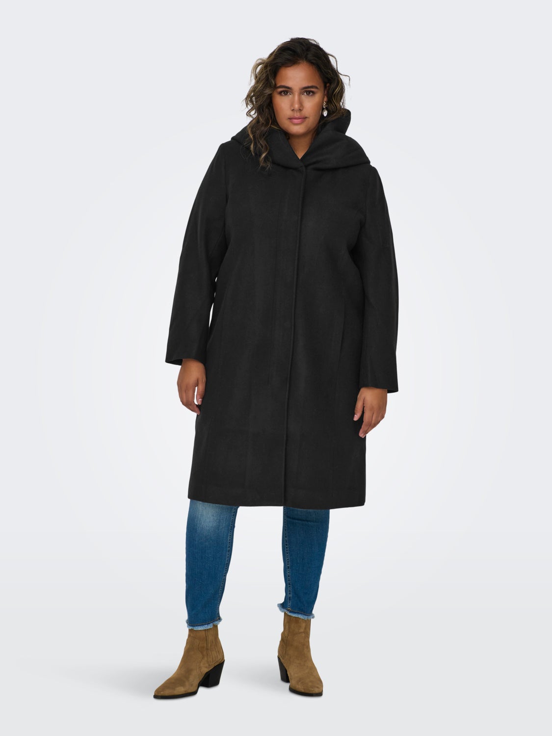 Curvy hodded coat