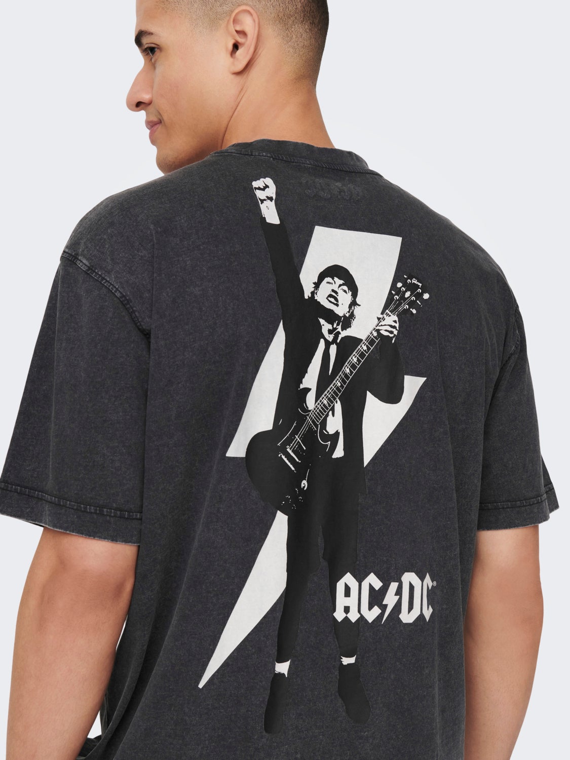 O-neck t-shirt with ACDC print