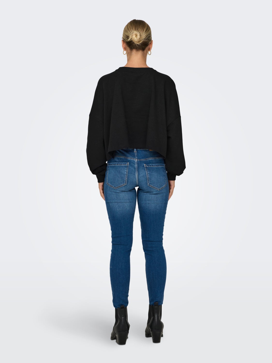 cropped o-neck sweatshirt