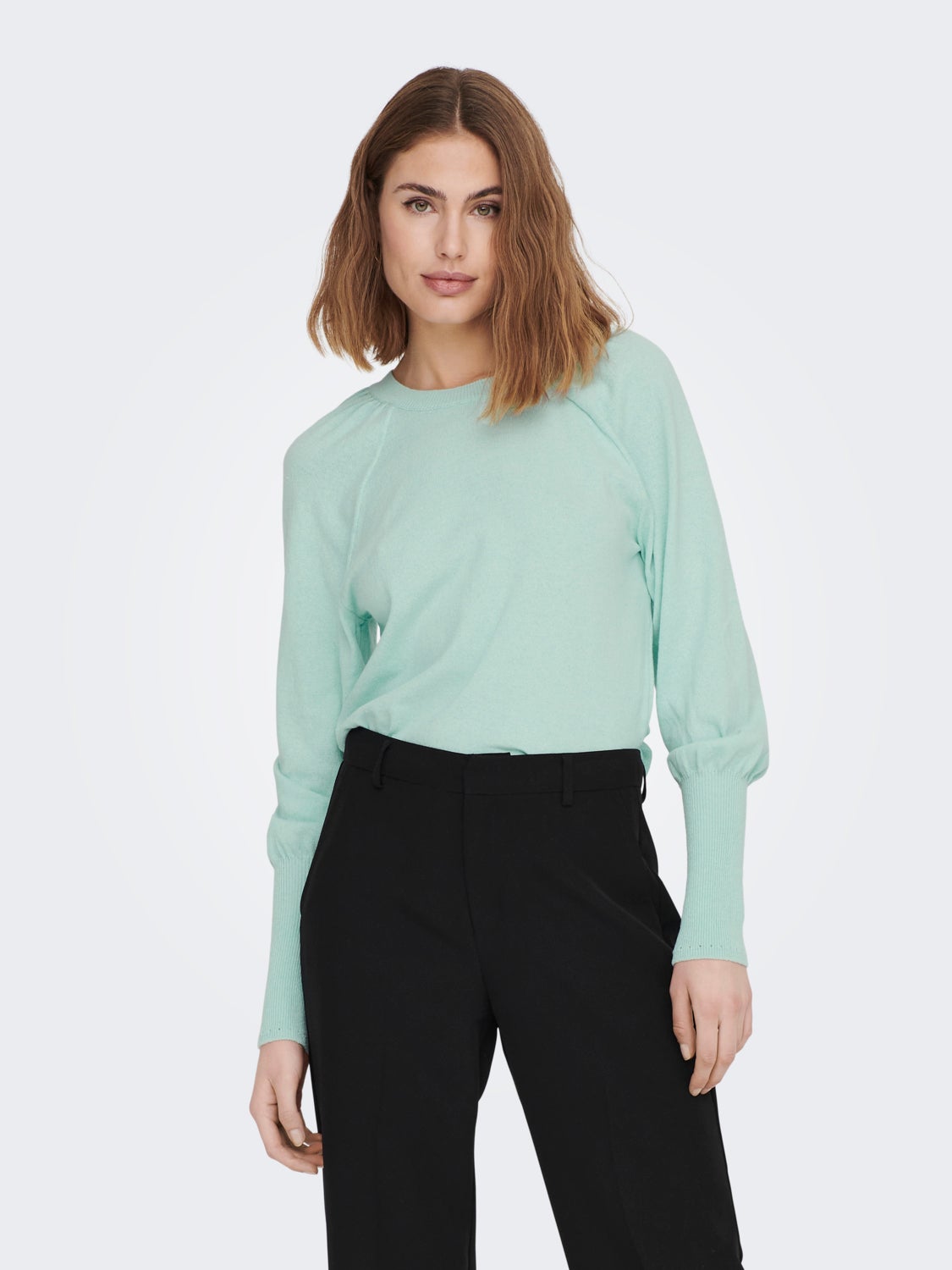 Pullover with puff sleeves