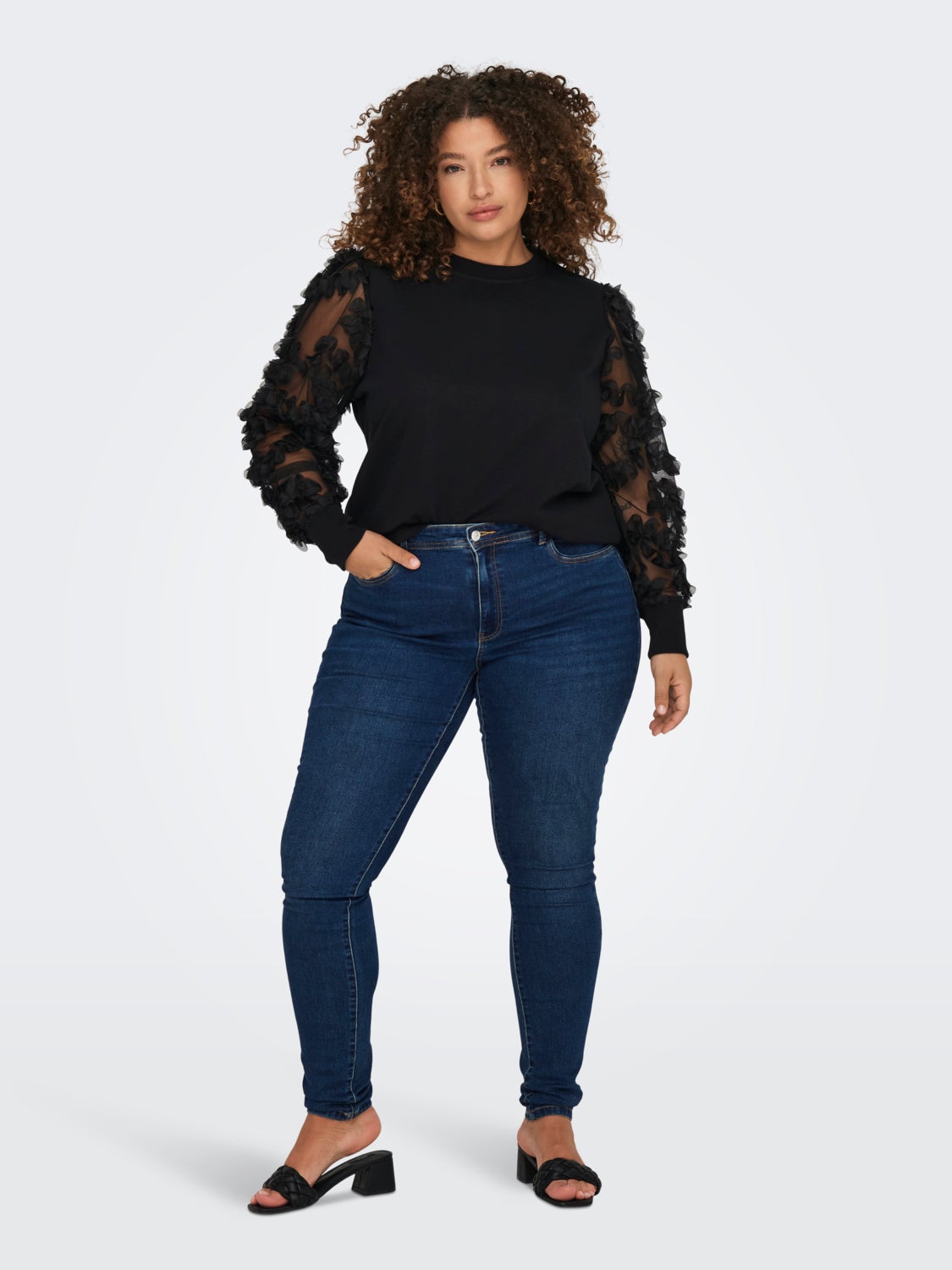 Curvy o-neck sweatshirt