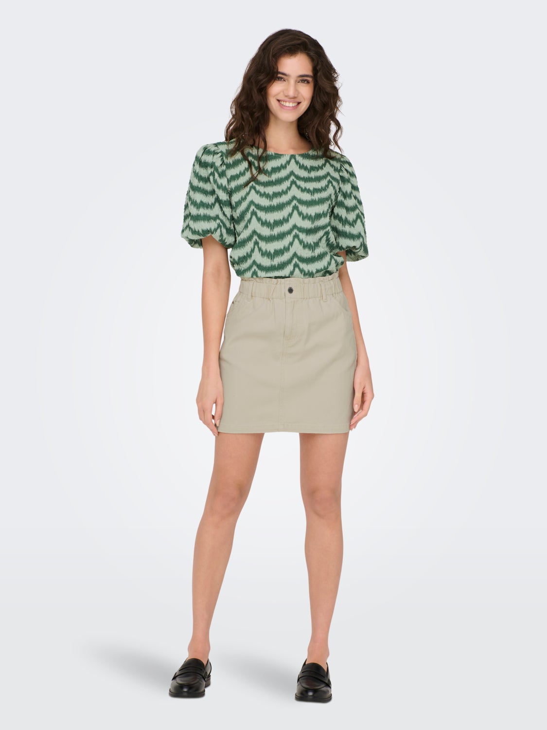 O-neck top with balloon sleeves