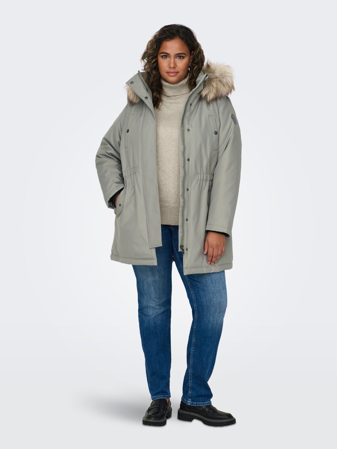 Curvy jacket with hood