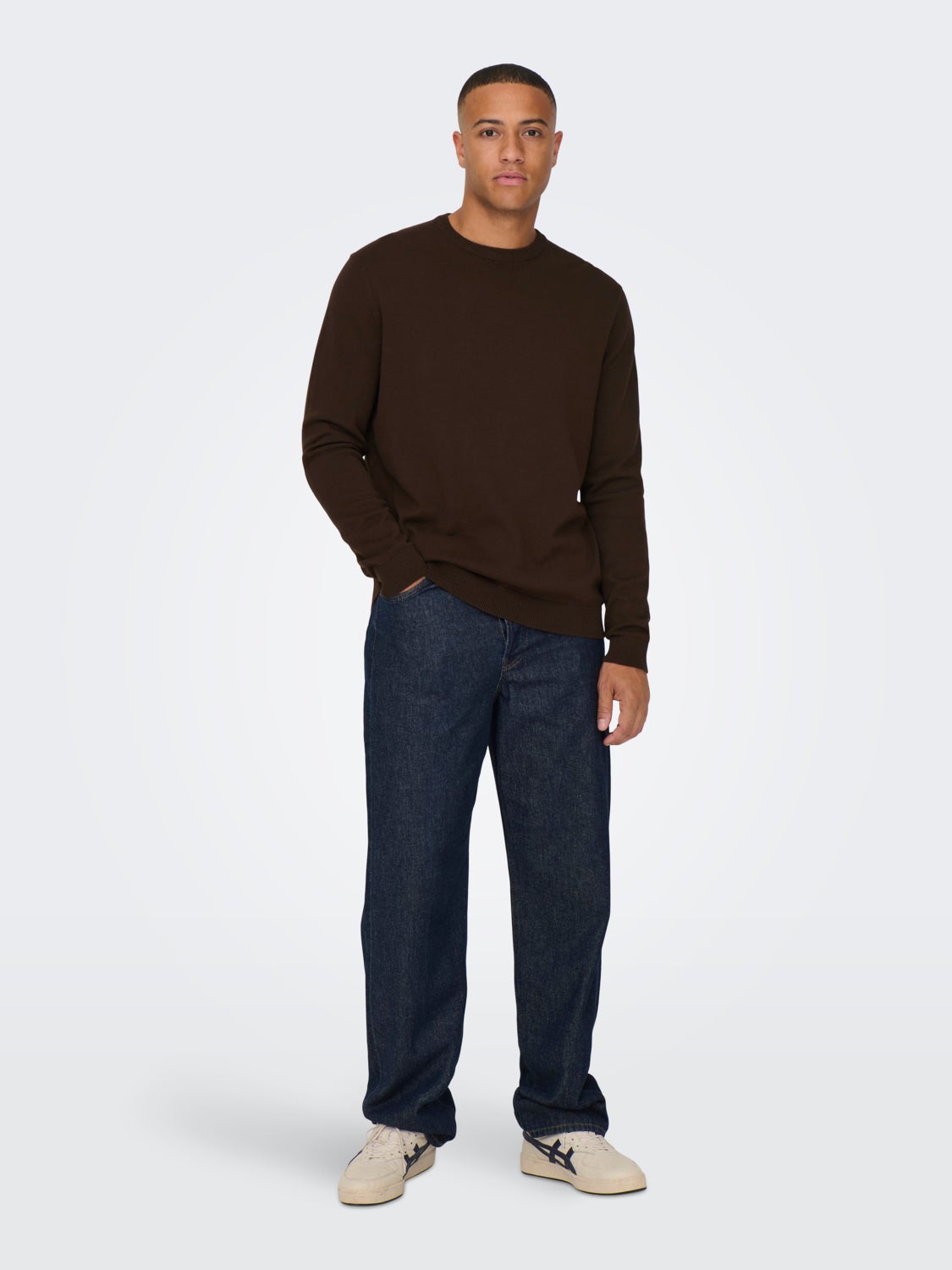 Crew neck knitted pullover