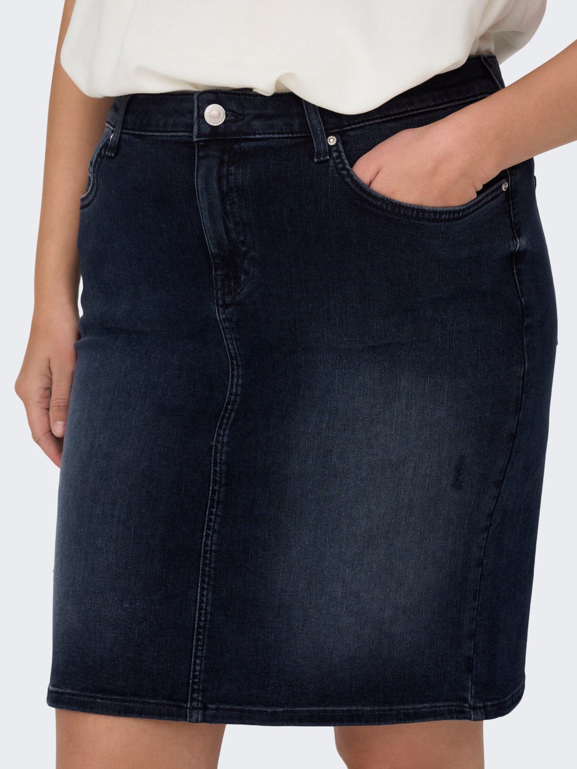 Curvy mini denim skirt