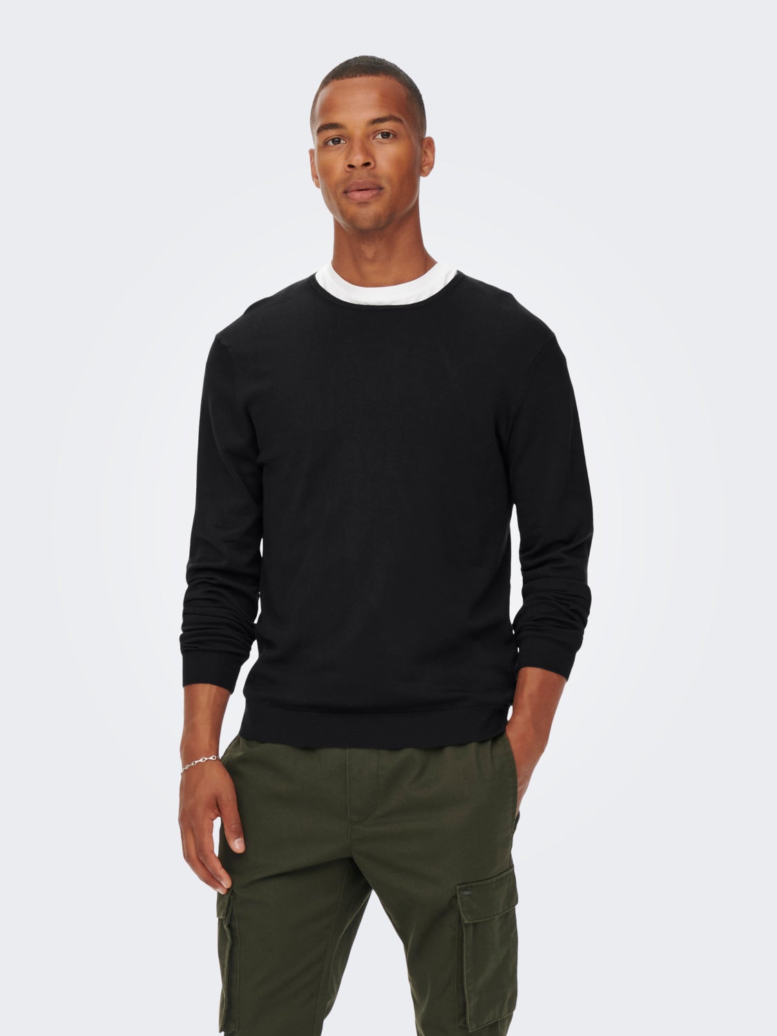 Solid color knitted pullover
