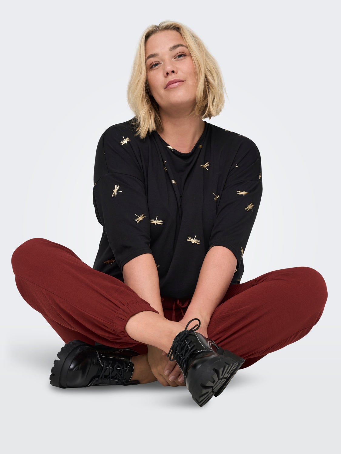 Curvy back detail top