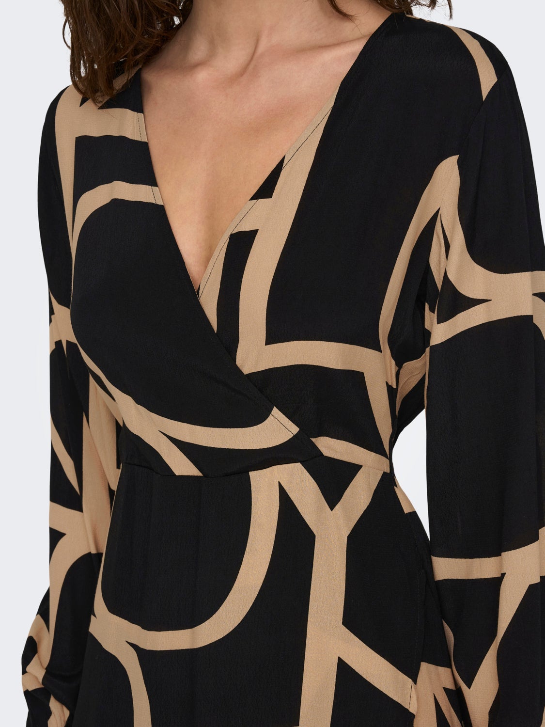 short printed dress with v-neck